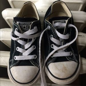 Converse black and white low